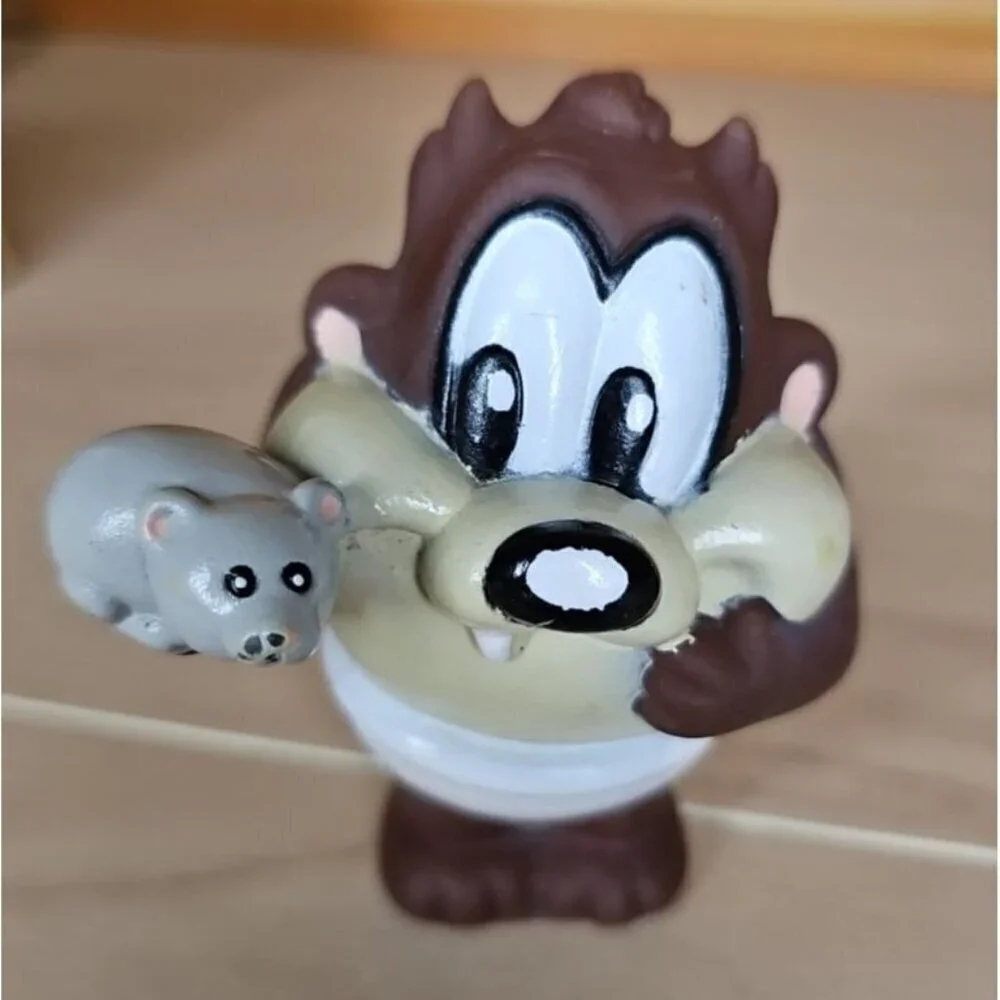 1996 Vintage Looney Tunes Tasmanian Taz Devil with mouse plastic Figurine 3.5